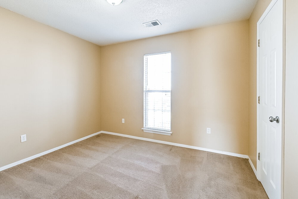 Building Photo - 9150 Belmont Dr