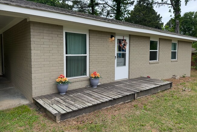 Building Photo - 3 Bed 2 Bath - Florence, AL (