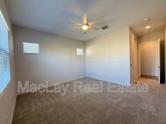 Building Photo - 2996 E Birdsong Ave