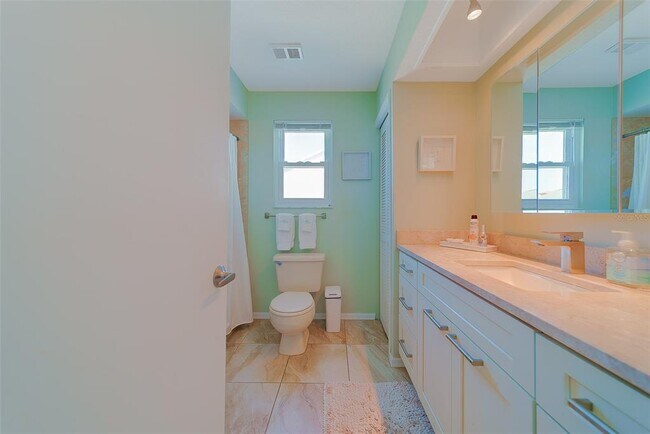 Building Photo - 911 Harbour House Dr