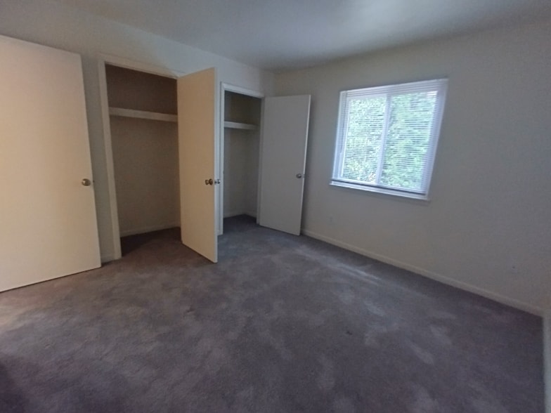 Building Photo - 600 Reusens Rd