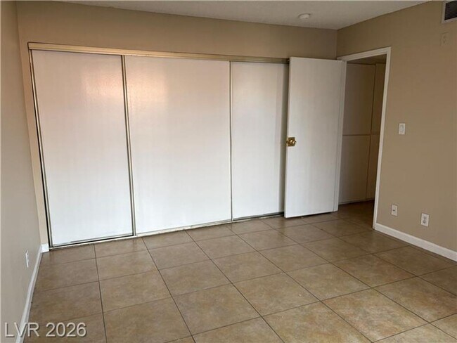 Building Photo - 2080 Karen Ave