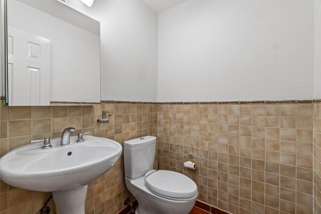 Building Photo - 2598 NW 27th St