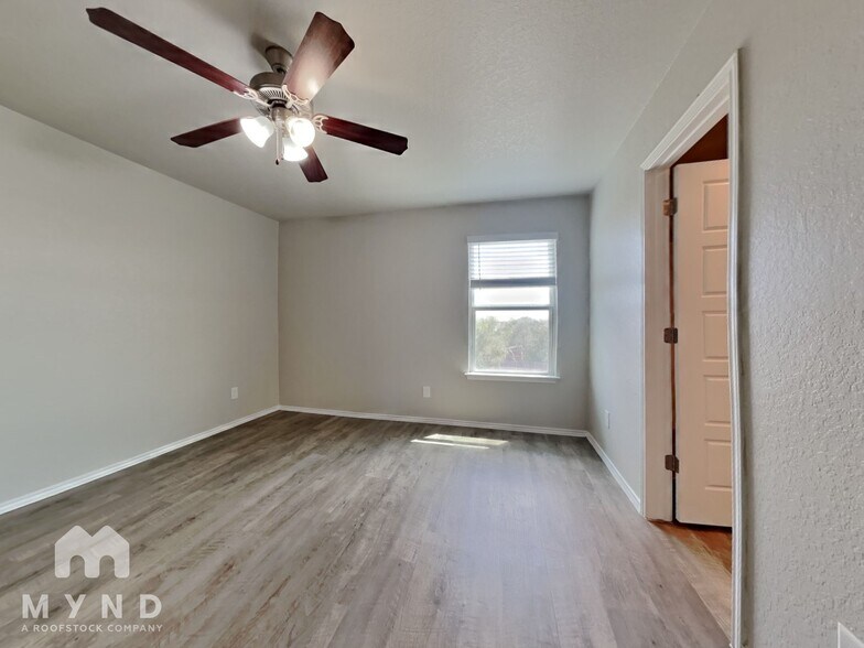 Building Photo - 7520 Rose Robin Run Ct