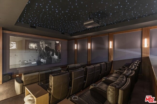 Building Photo - 618 N Beverly Dr