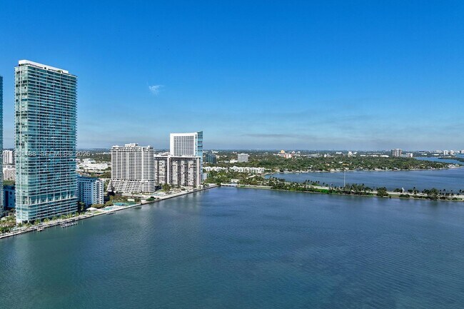 Building Photo - 3131 NE 7th Ave