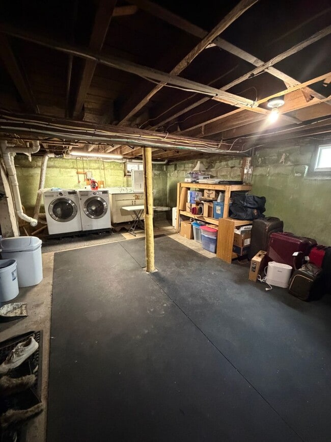 Building Photo - Beautiful House Available in Wakefield MA!