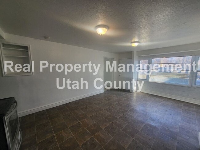 Building Photo - 345 N 1000 W St