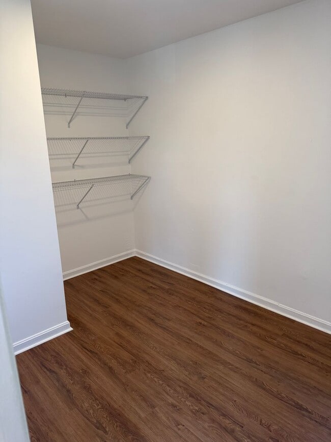 Building Photo - Charming 4-Bedroom, 1.5 Baths Home in Prime Absecon Location