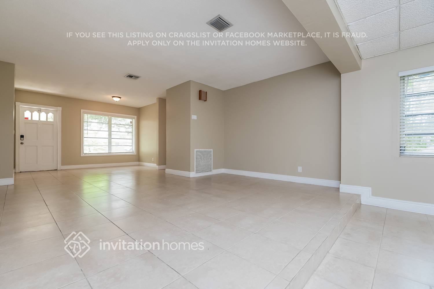 Building Photo - 206 S 57th Way