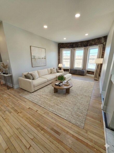 Building Photo - 2402 E Webster Pl