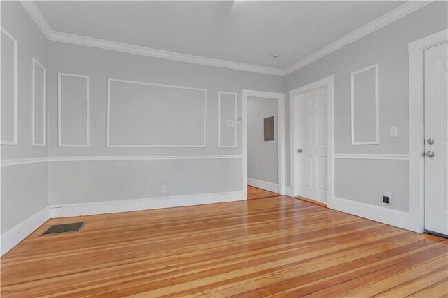 Building Photo - 382 Orms St