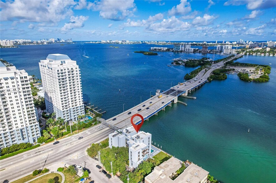 Building Photo - 7899 NE Bayshore Ct