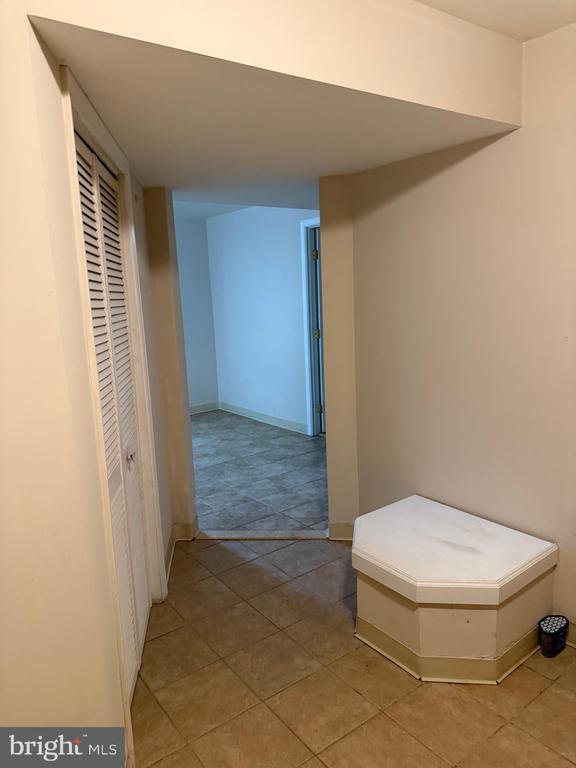 Building Photo - 5909 Plata St