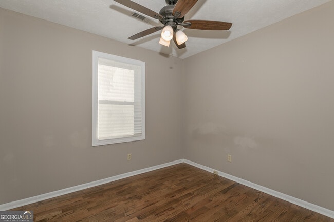 Building Photo - 1181 Glades Rd