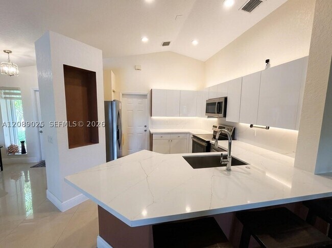 Building Photo - 1314 Canary Island Dr