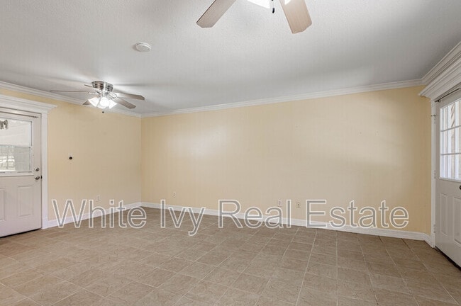 Building Photo - 4 Rainbow Dr