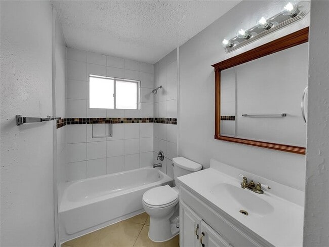 Building Photo - 17103 Costero Dr