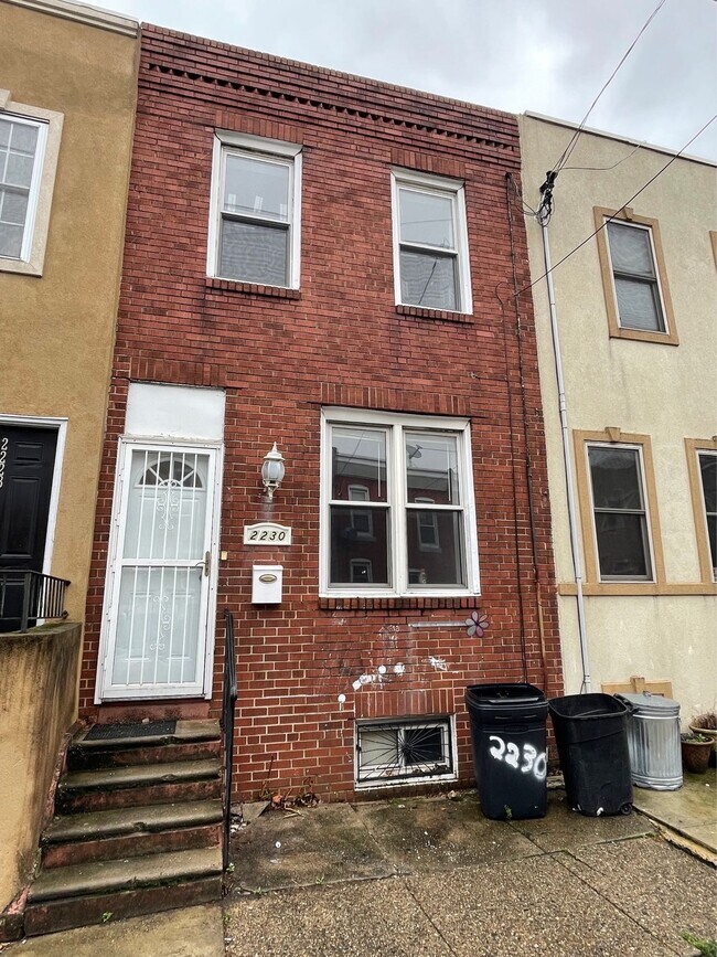 Primary Photo - 2230 Wharton St
