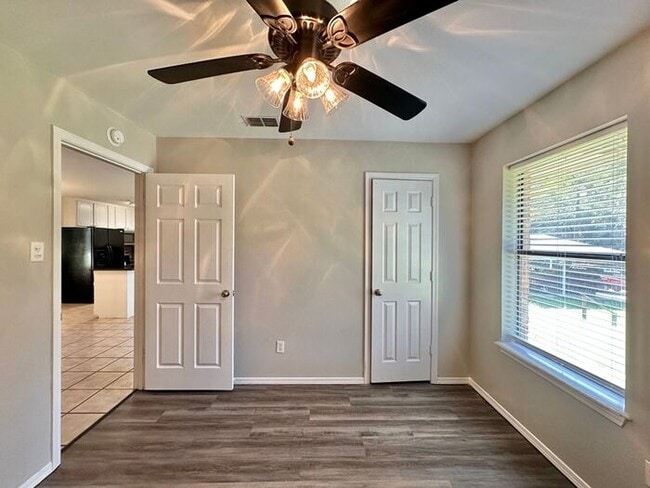 Building Photo - Available Now! Newly Updated 3 Bedroom 2 B...