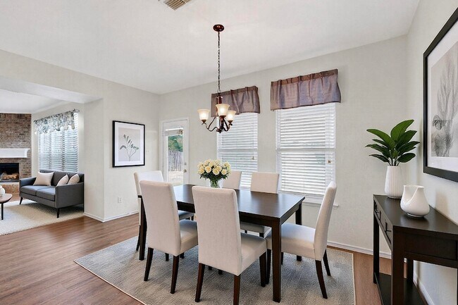 Building Photo - 415 Hidden Ridge Dr