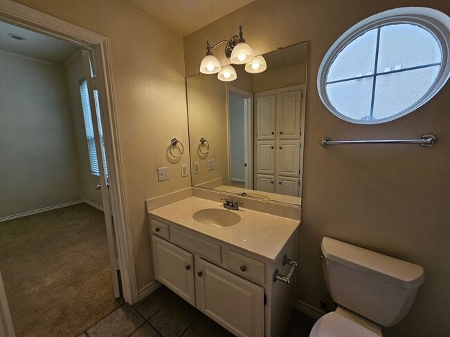 Building Photo - Available now ready for immediate move in