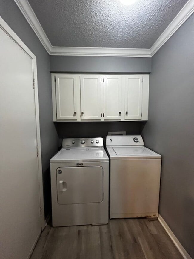 Building Photo - Carriage Oaks Townhouse for Rent
