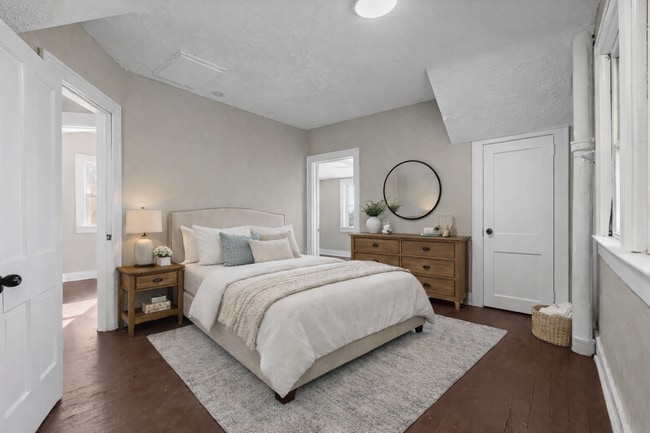 Building Photo - 883 Palmetto Ave