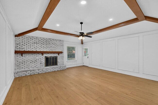 Building Photo - 2308 Chamberlain Dr