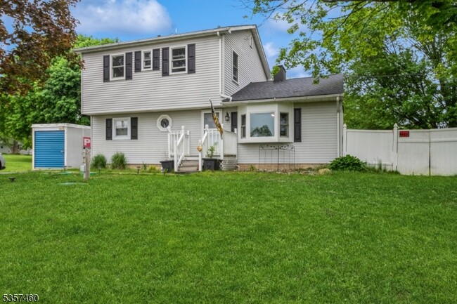 Primary Photo - 8 Millbrook Rd