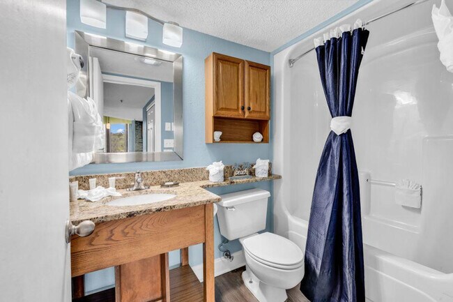 Building Photo - 2710 N Ocean Blvd