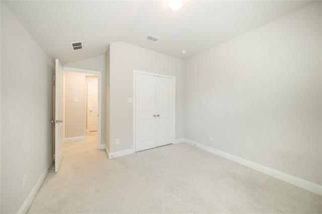 Building Photo - 1024 Foxglove Dr