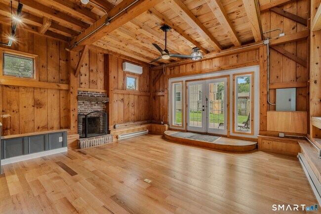 Building Photo - 13 Meadowood Ln