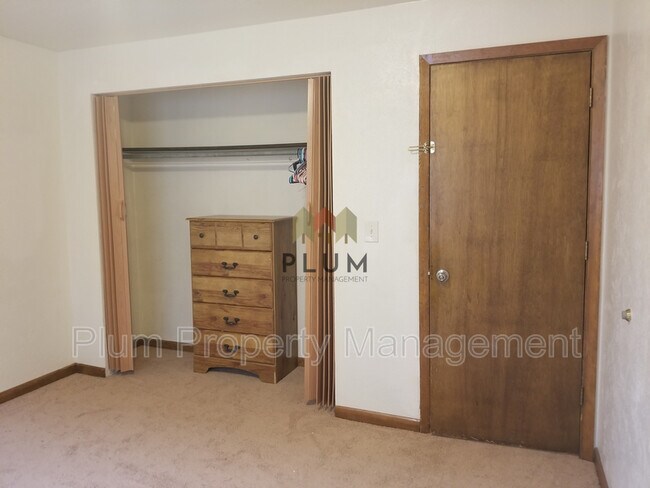 Building Photo - 720 Turner St