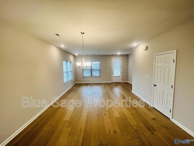 Building Photo - 16423 Demi Dr