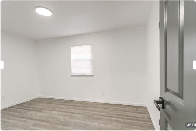 Building Photo - ASK ABOUT OUR VALENTINES DAY MOVE-IN SPECI...