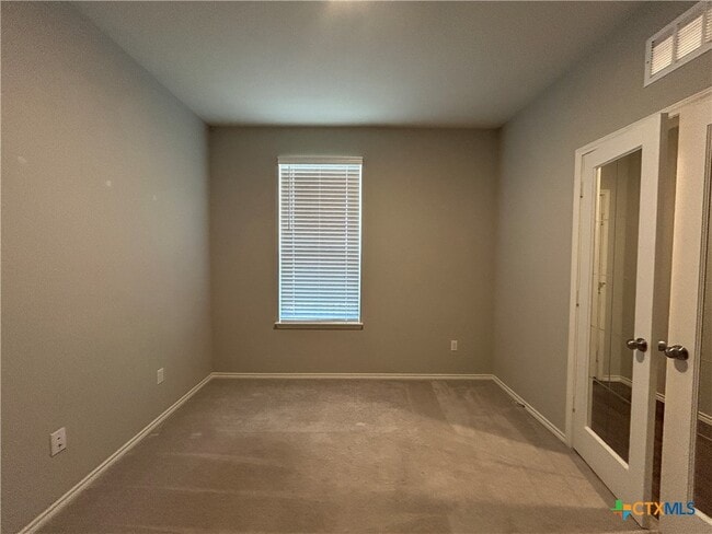 Building Photo - 755 Steeplebush