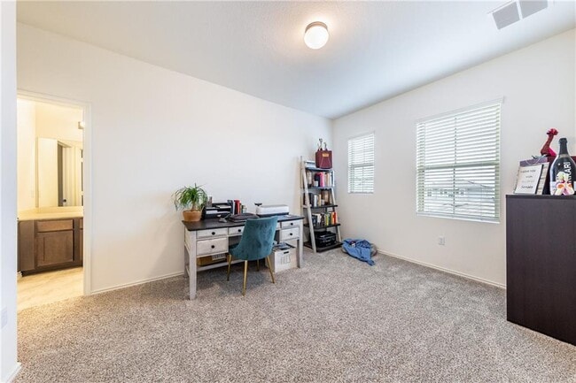 Building Photo - 1111 Diggy Dr