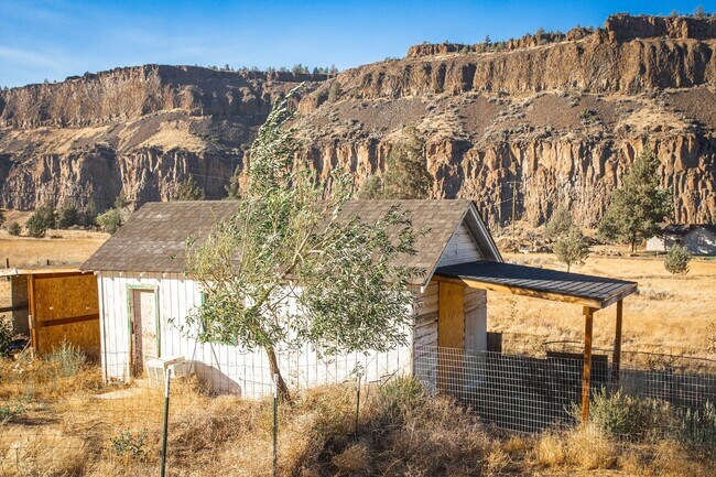 Building Photo - 6690 Old Ranch House Rd