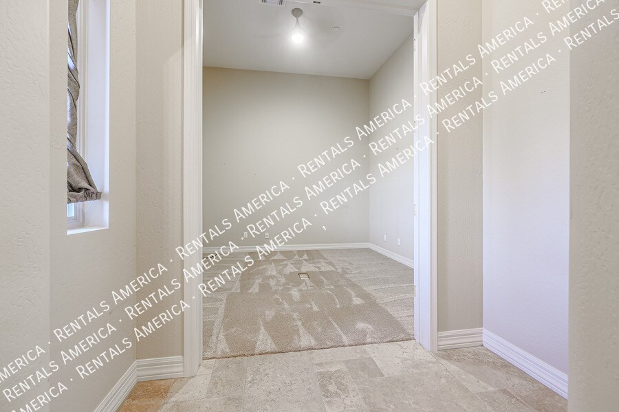 Building Photo - 12439 E Lupine Ave