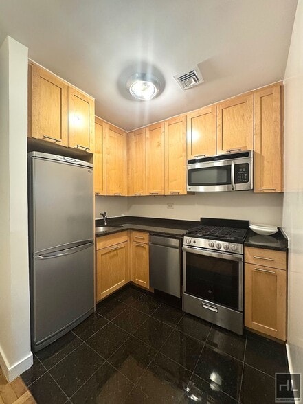 Building Photo - East 79th Street