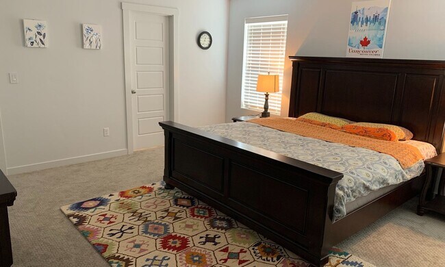 Building Photo - 4 bedrooms upstairs PLUS an OFFICE on the ...