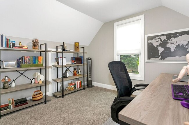 Building Photo - 349 S Chillicothe St