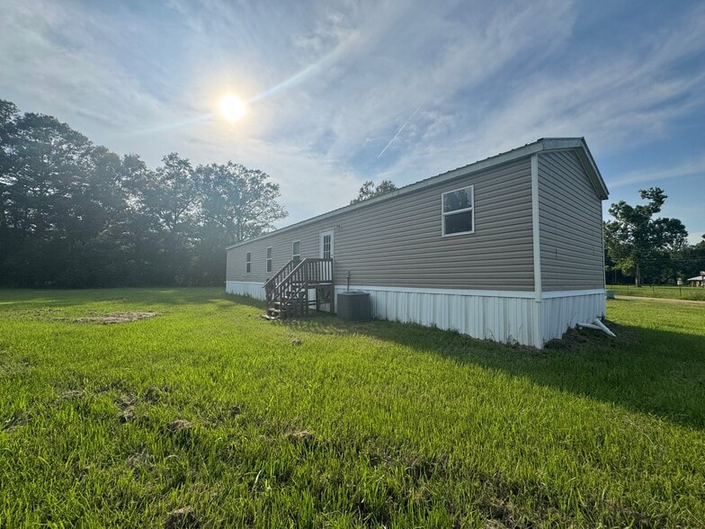 Building Photo - 24560 Verneiul Ln