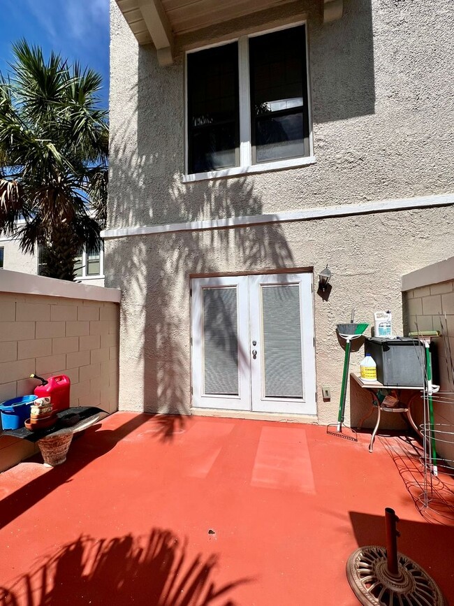 Building Photo - 1 Bed 1.5 Bath Condo in Winter Haven