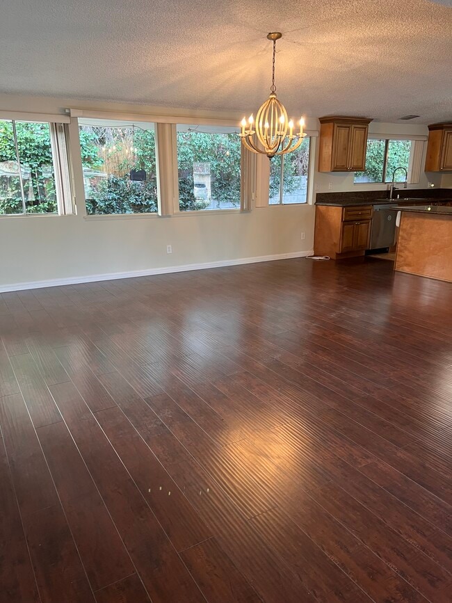 Building Photo - 4541 Collett Ave