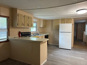Building Photo - 10542 Lynnwood Ave