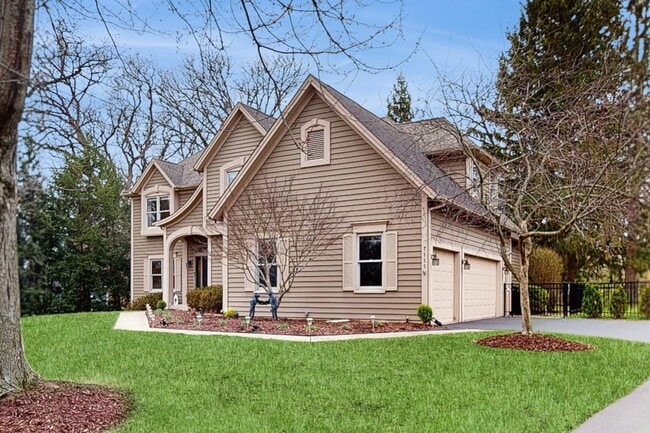 Building Photo - 7111 Saddle Oaks Dr