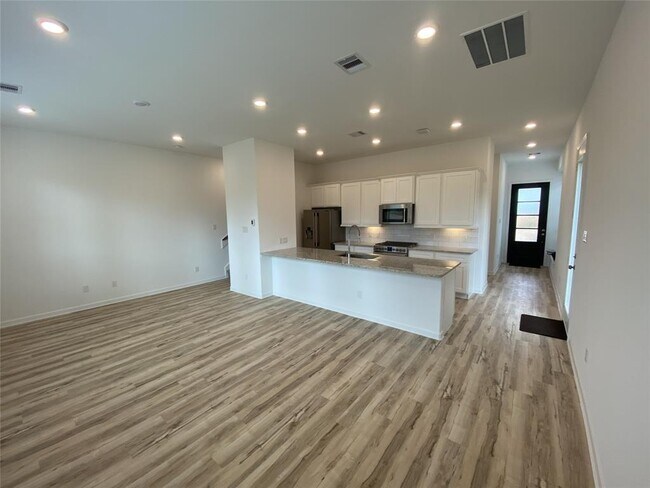 Building Photo - 654 Aspen Falls Ct