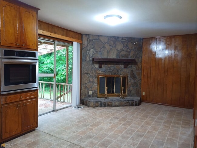 Building Photo - 1036 Skylark Dr